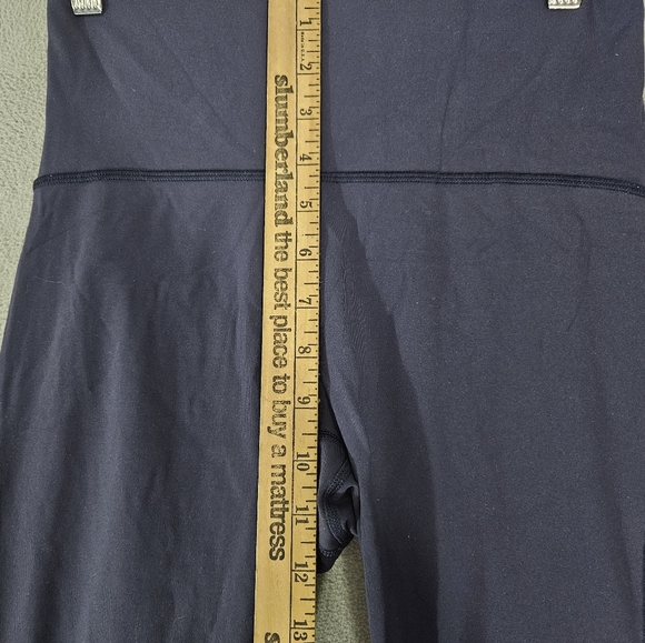 Lululemon Womens Size 6 Athletic Leggings Navy Blue Cropped Lace Trims - Picture 5 of 9